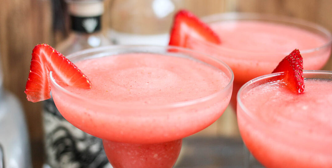 frozen strawberry lemonade margarita