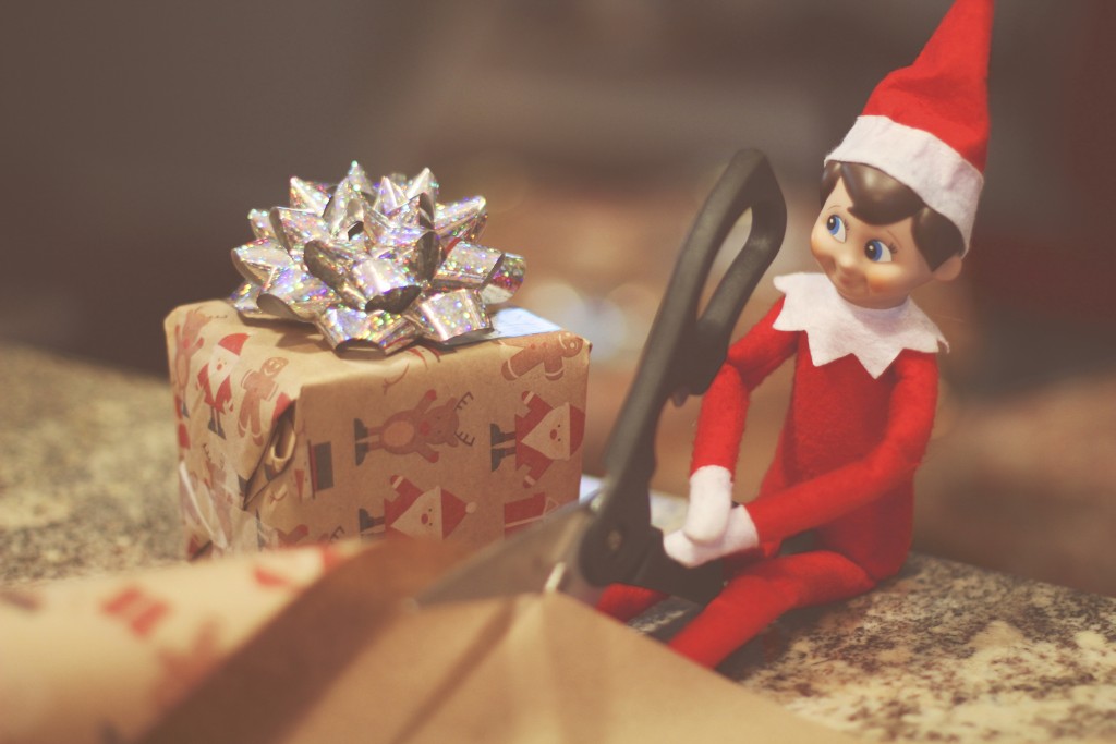 Elf on the Shelf: Wrapping Gifts