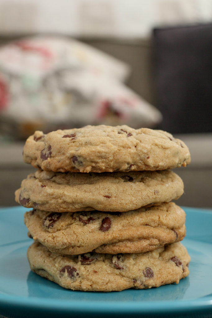 Mrs. Fields Knockoff Chocolate Chip Cookies | Lilies and Loafers