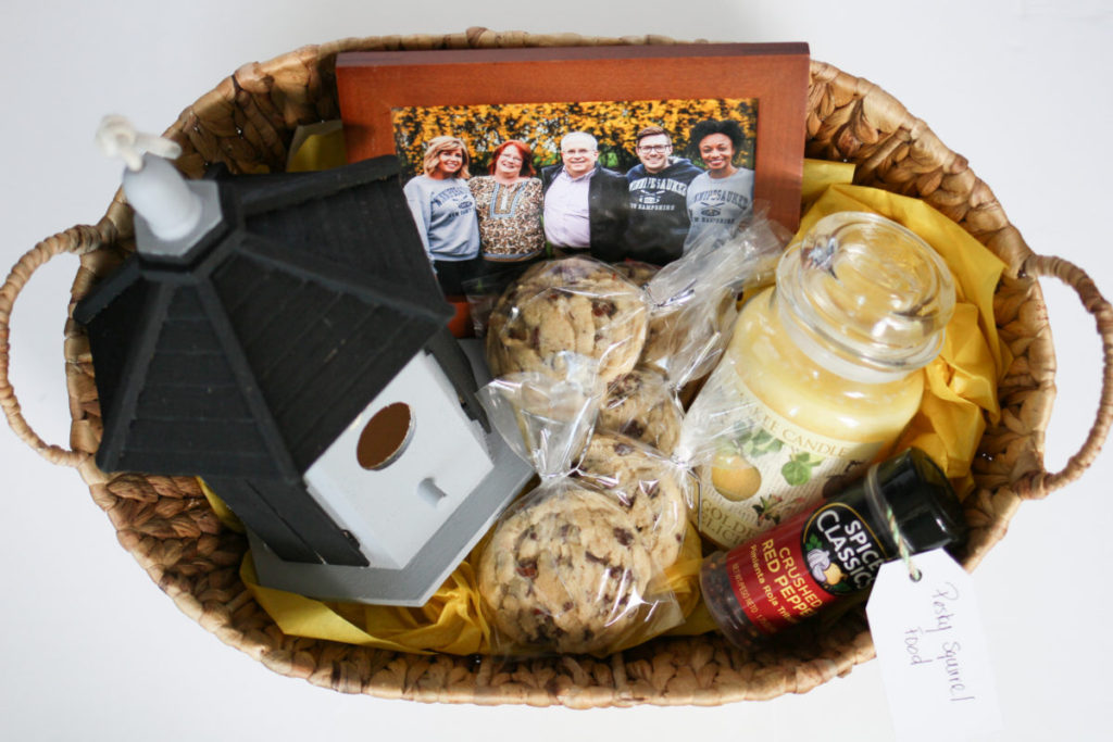 DIY Housewarming Giftbasket