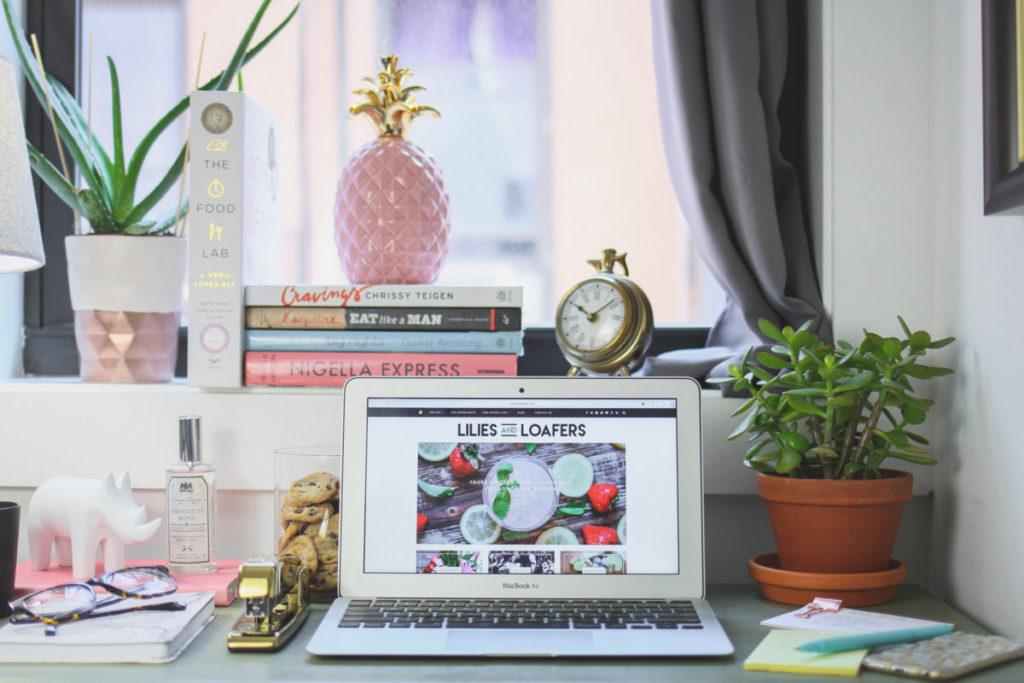 DIY Desk Makeover with Annie Sloan Chalk Paint