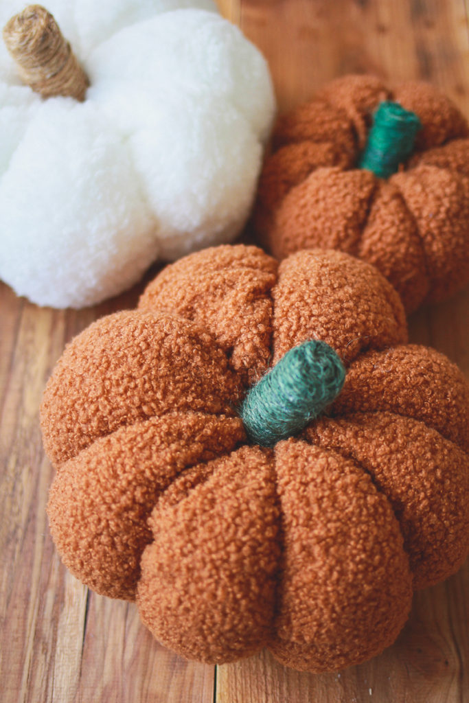 DIY Pumpkin Pillows