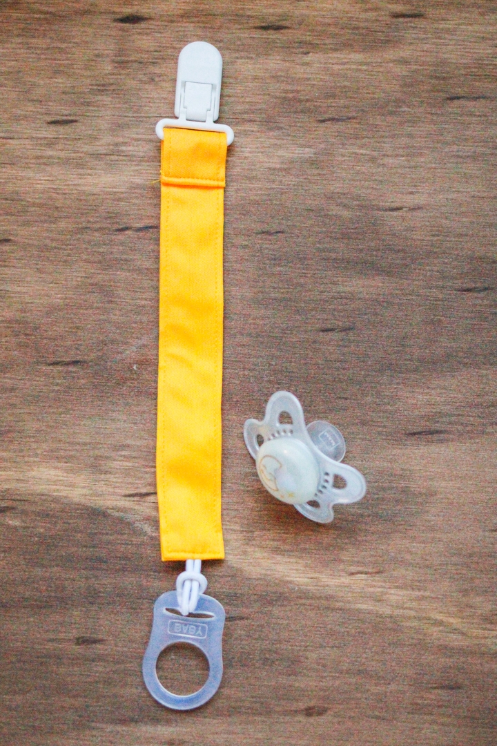 DIY Pacifier Clips Lilies and Loafers