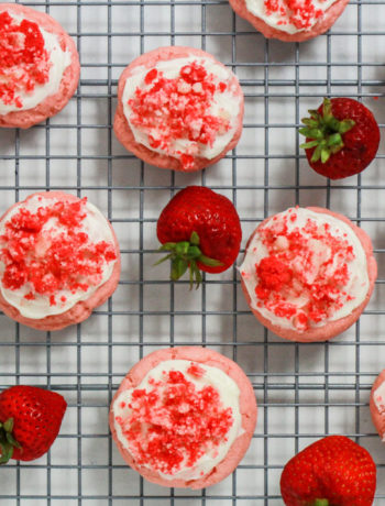 Strawberry Shortcake Crumble Cookies