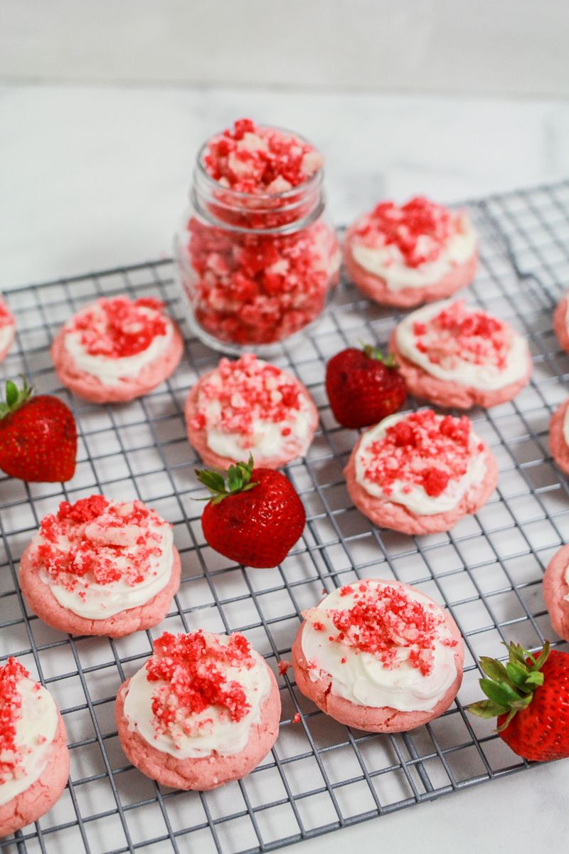 Strawberry Shortcake Crumble Cookies