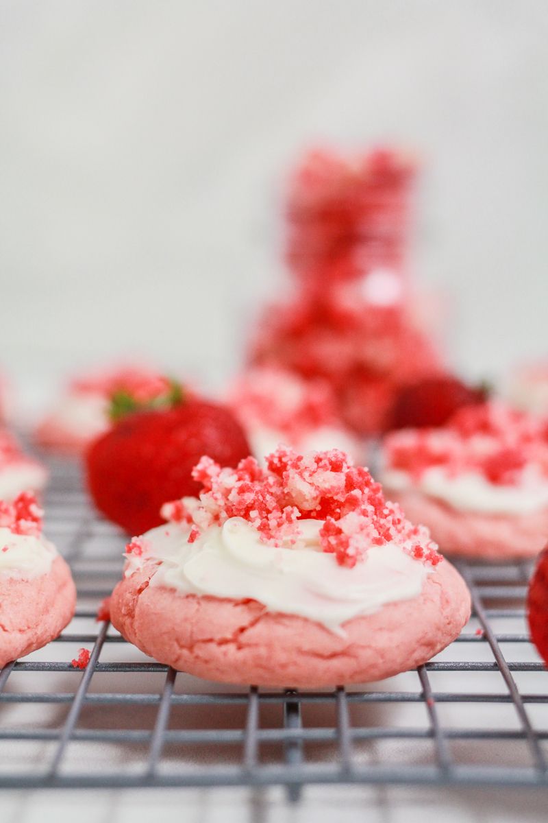 Strawberry Shortcake Crumble Cookies