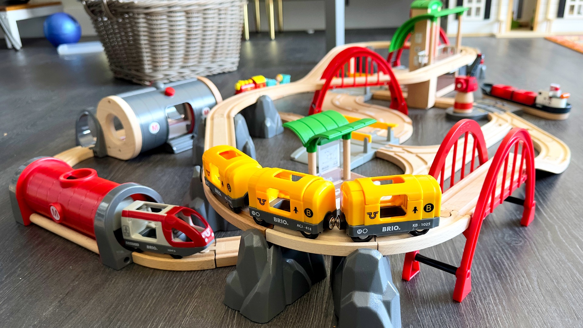 BRIO Deluxe Wooden Railway Set