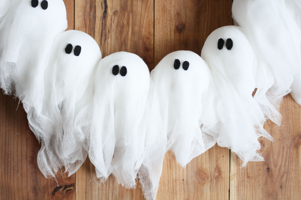 DIY Pottery Barn Ghost Wreath