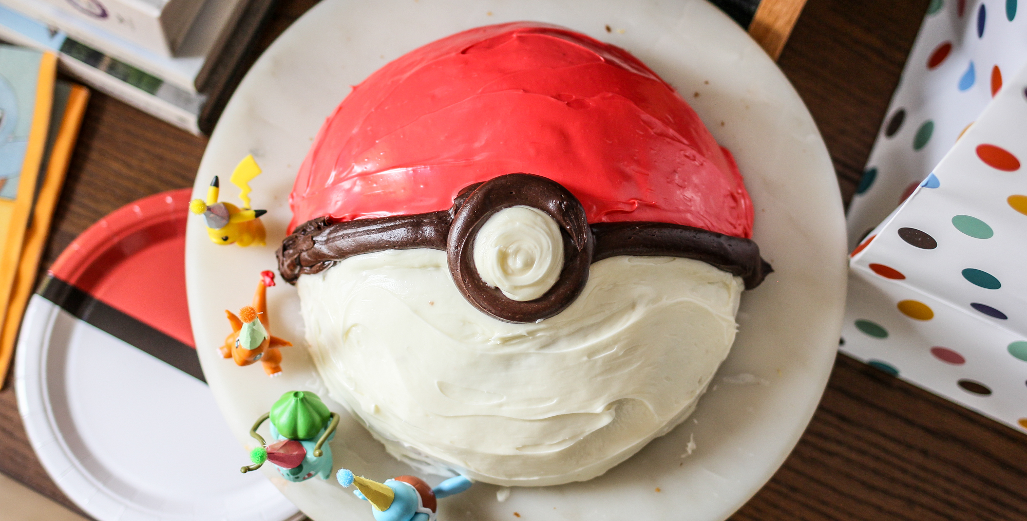 Pokemon Pokeball Cake