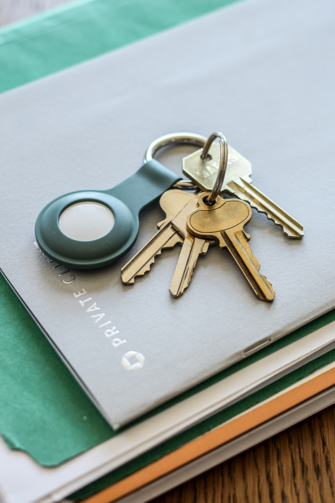new home keys and closing paperwork
